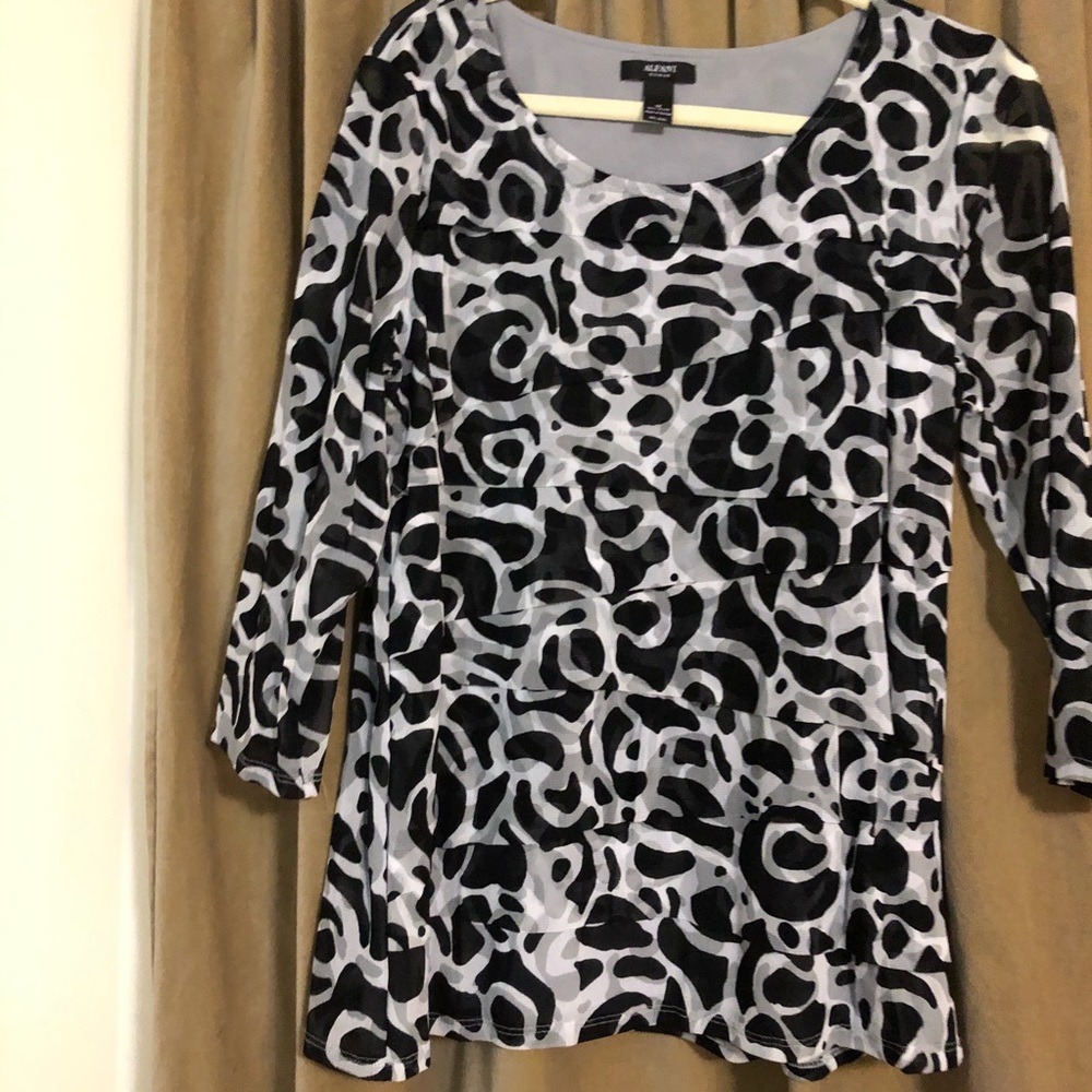 Alfani top 1X Animal Print